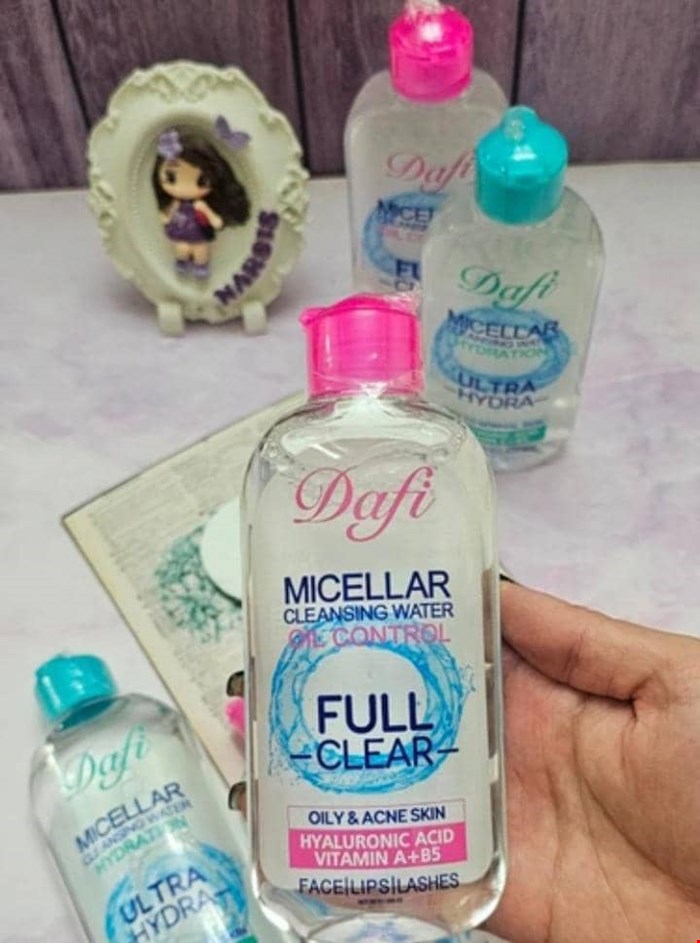 میسلار واتر دافی پاک کننده و شوینده آرایش مناسب پوست چرب و آکنه دار